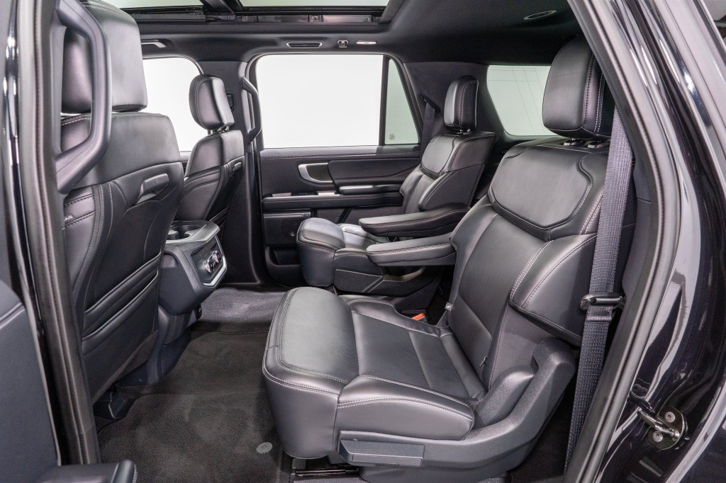 2025 Ford Expedition Image 32