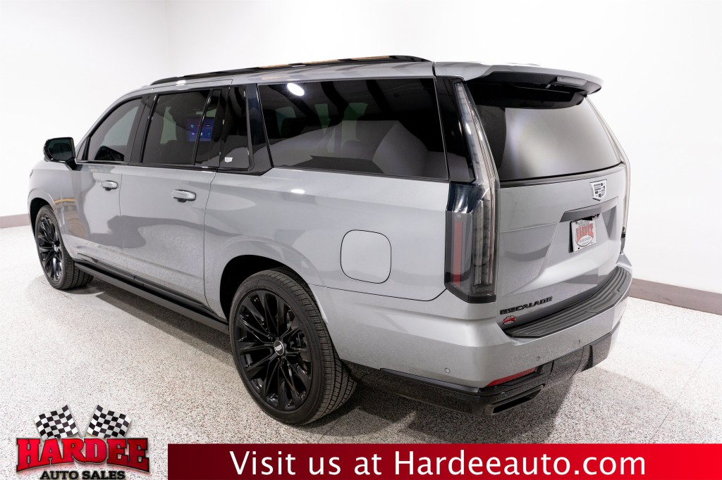 2026 Cadillac Escalade Image 3