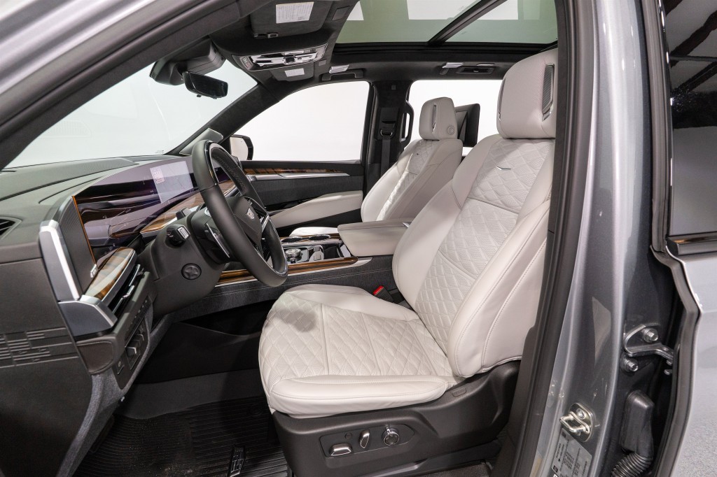 2026 Cadillac Escalade Image 17