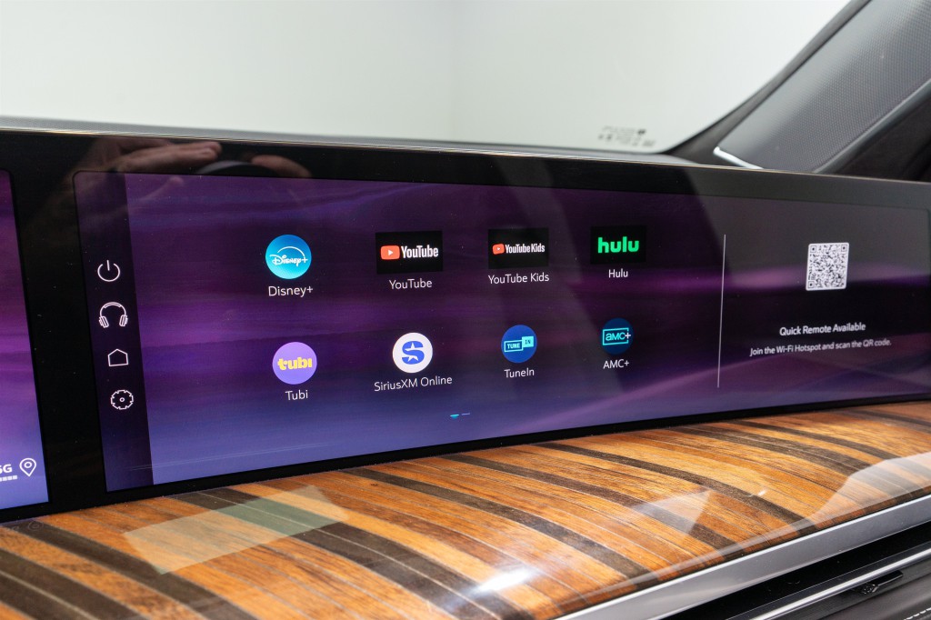 2026 Cadillac Escalade Image 24