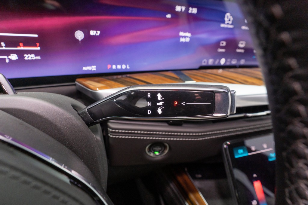 2026 Cadillac Escalade Image 31