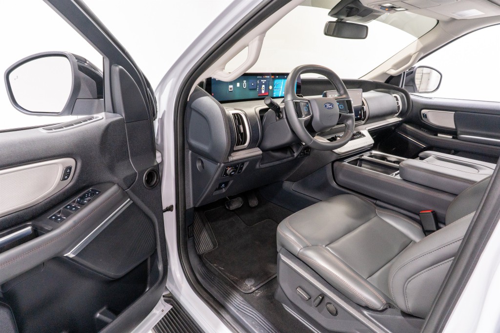 2025 Ford Expedition Image 12