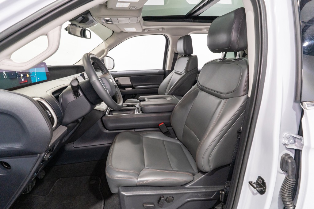 2025 Ford Expedition Image 15
