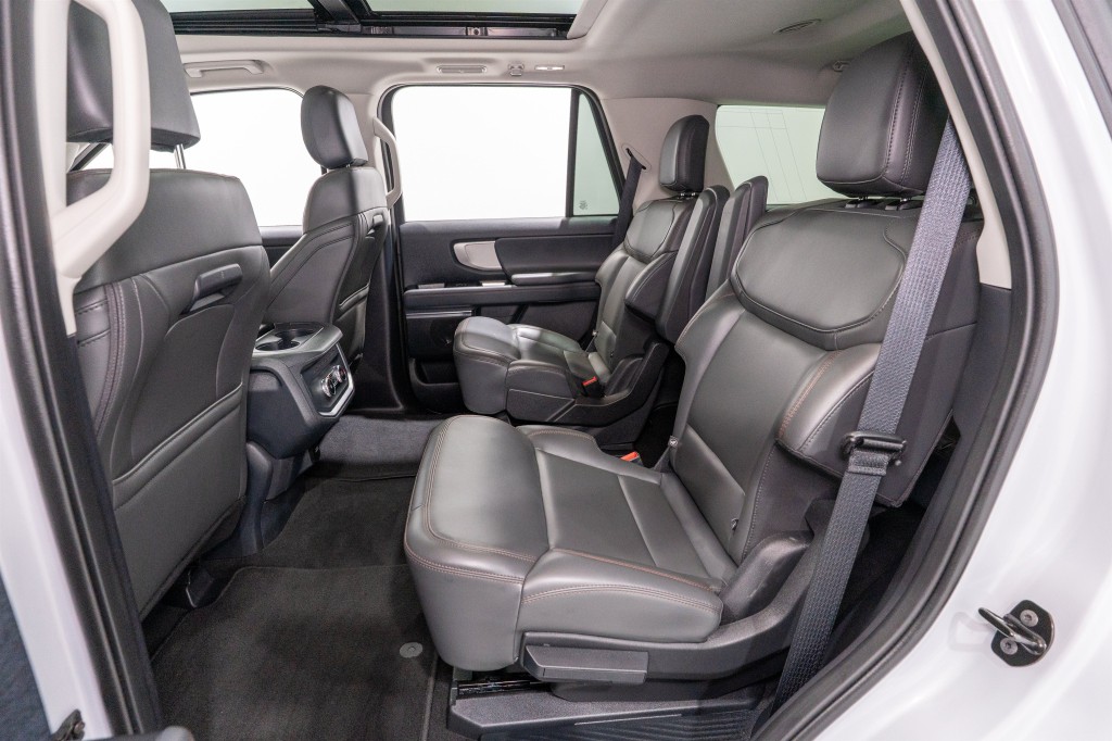 2025 Ford Expedition Image 32