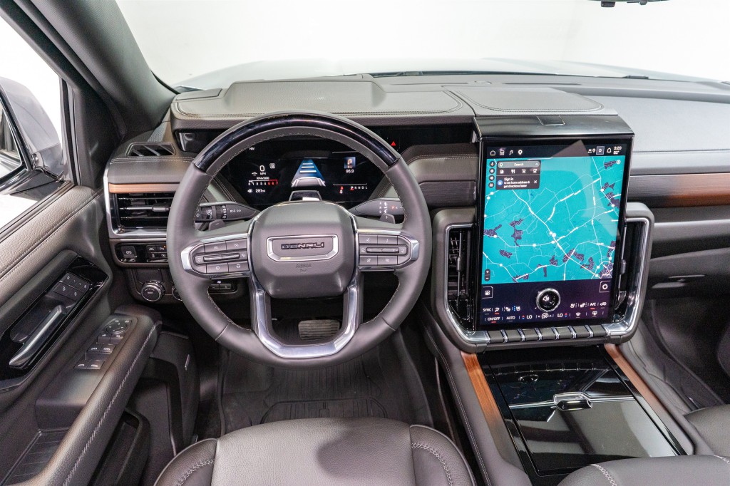 2025 GMC Yukon Image 12
