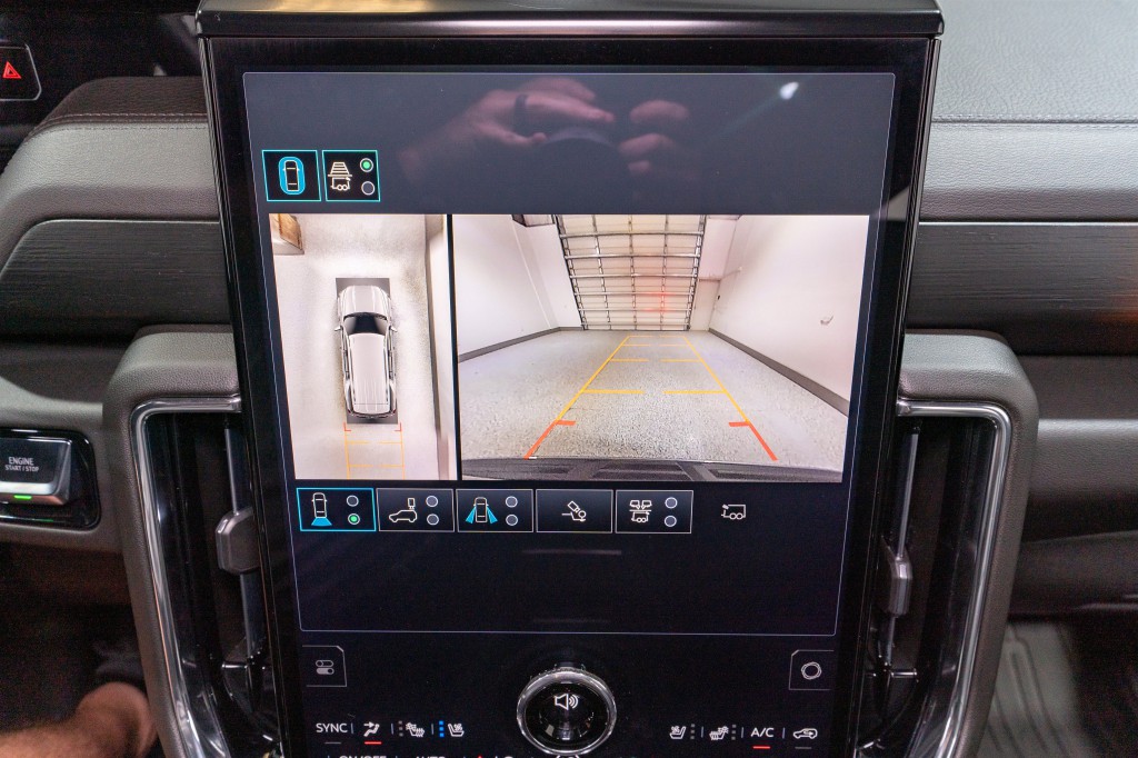 2025 GMC Yukon Image 24