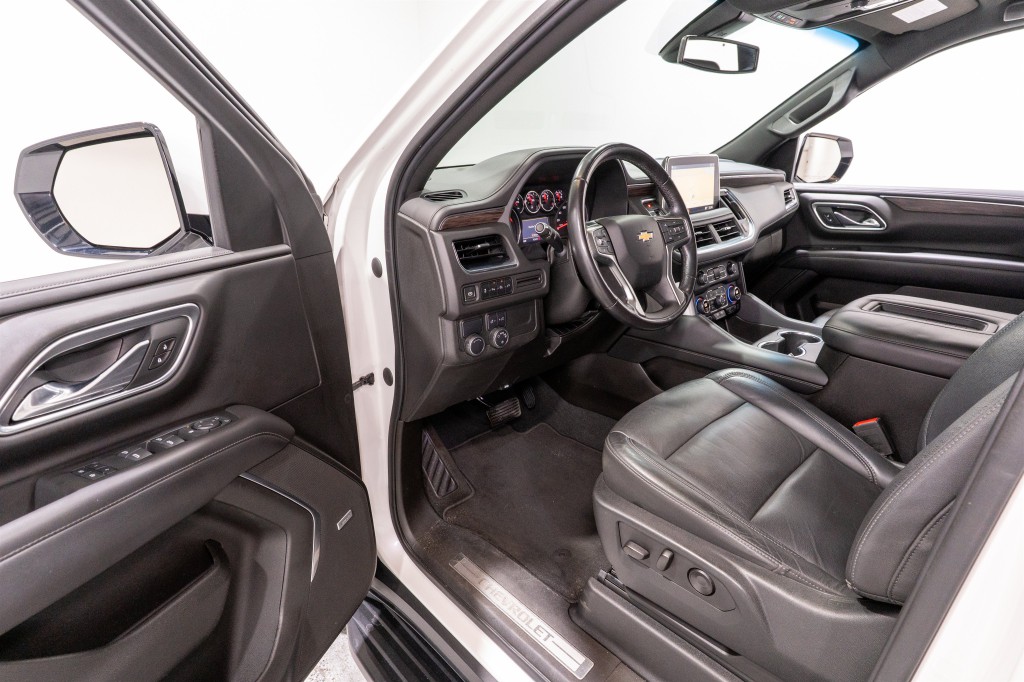 2021 Chevrolet Suburban Image 12