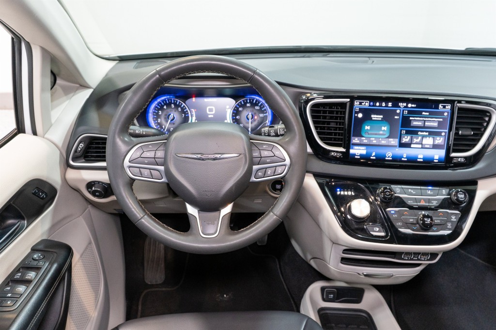 2023 Chrysler Pacifica Image 9