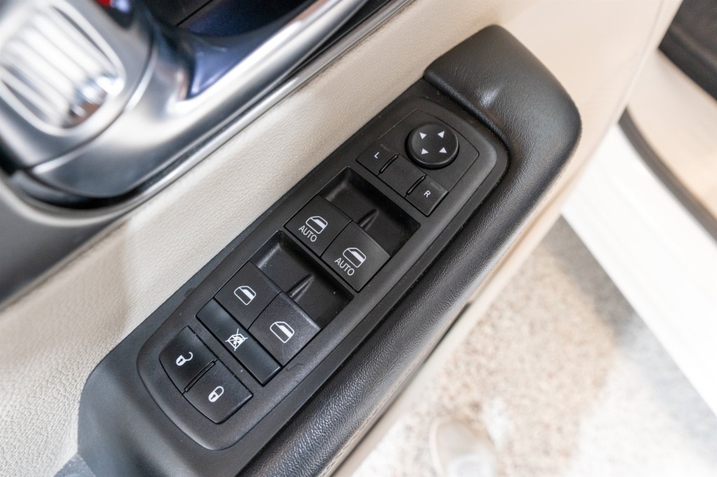 2023 Chrysler Pacifica Image 12
