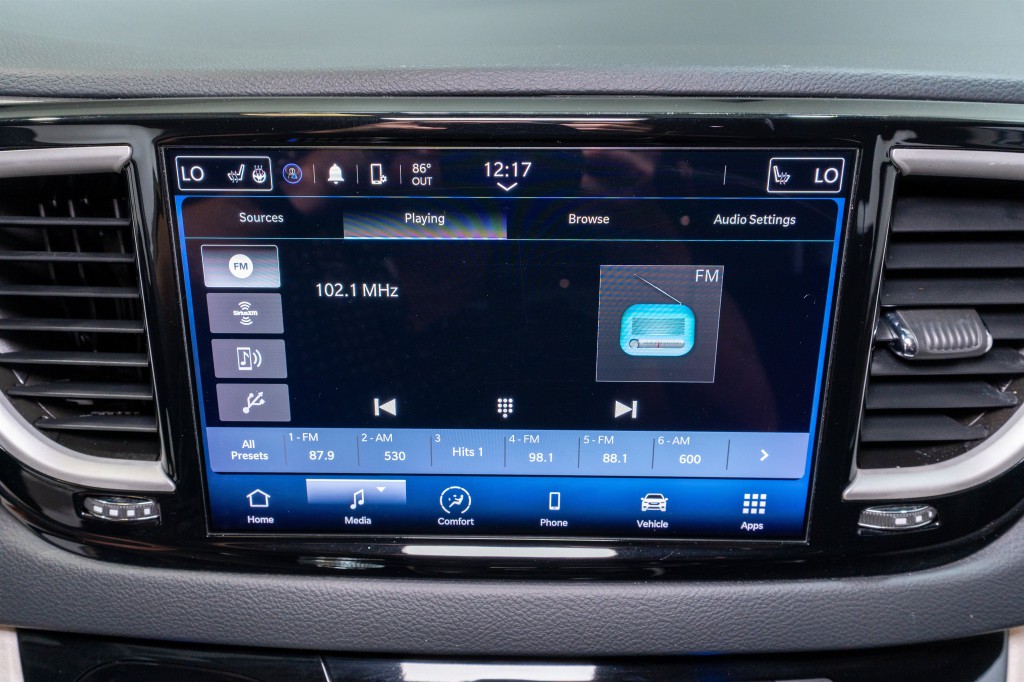 2023 Chrysler Pacifica Image 15