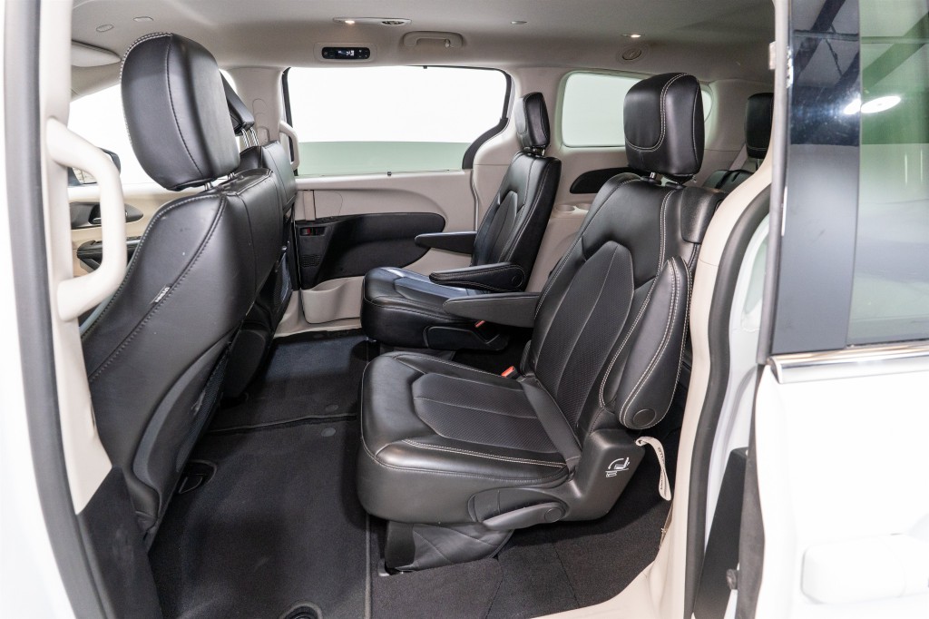 2023 Chrysler Pacifica Image 28