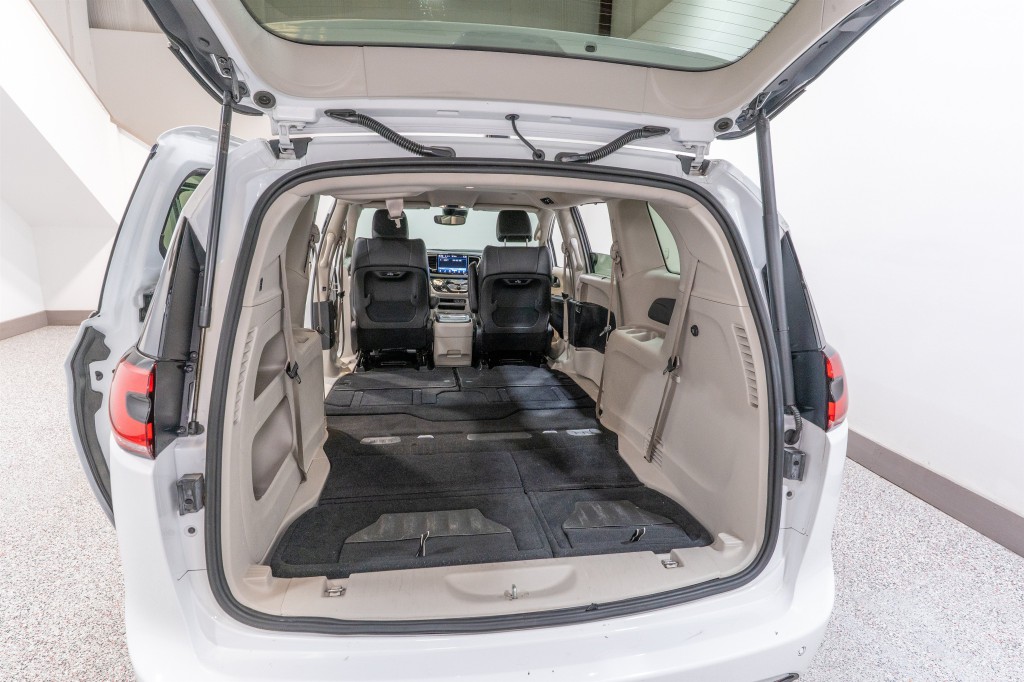 2023 Chrysler Pacifica Image 31