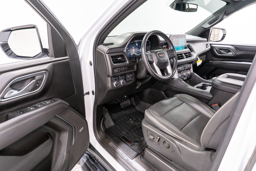 2022 GMC Yukon Image 12