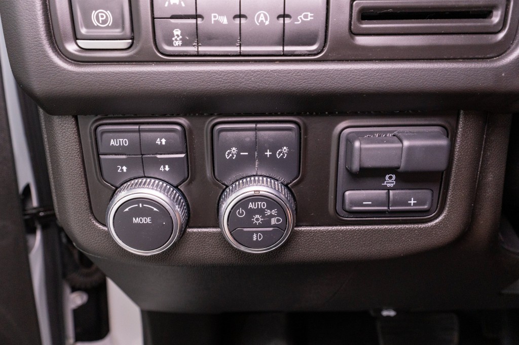 2022 GMC Yukon Image 32