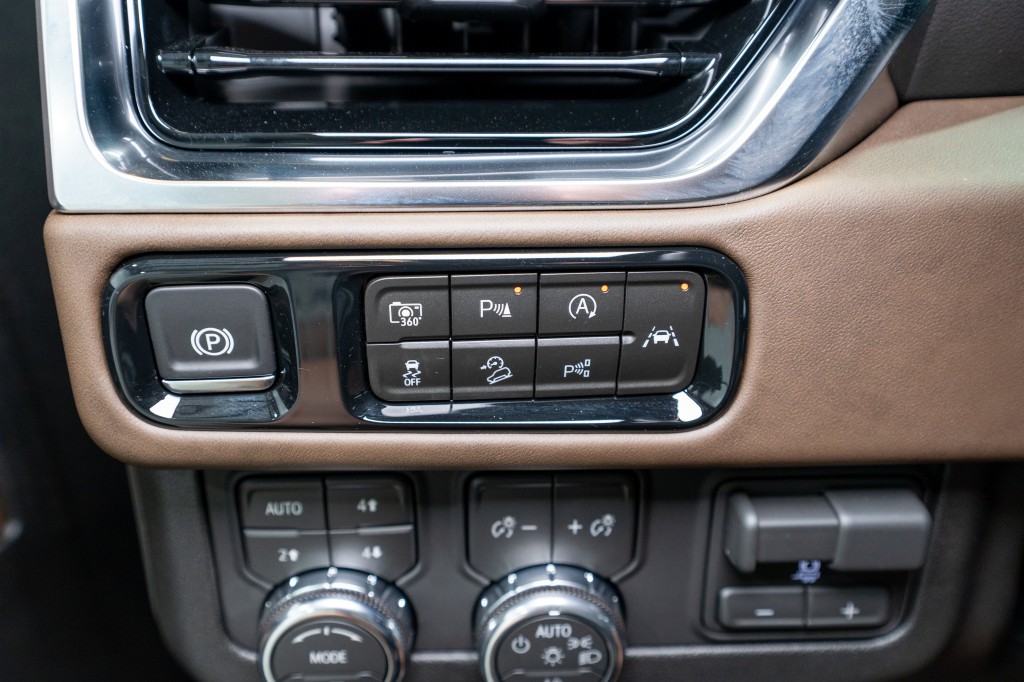 2026 GMC Yukon Image 34