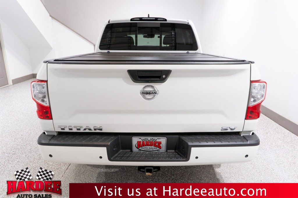2022 Nissan Titan Image 4