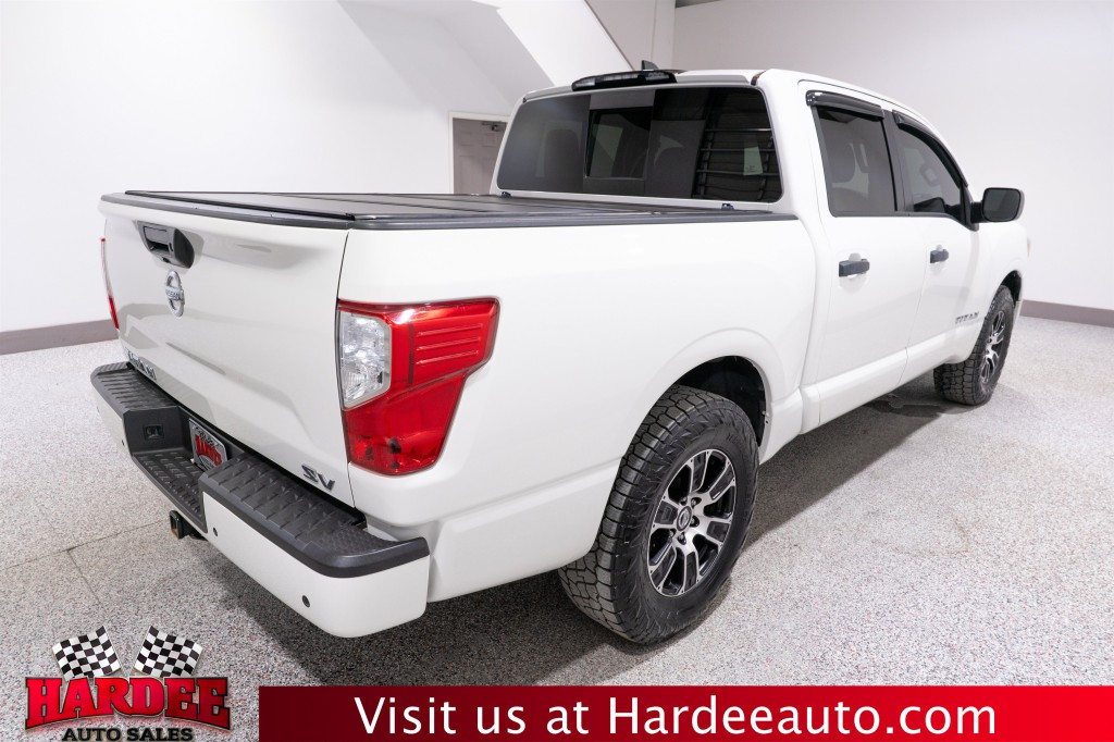 2022 Nissan Titan Image 5