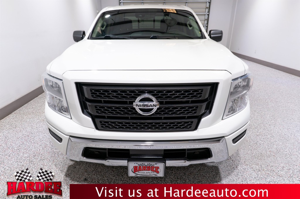 2022 Nissan Titan Image 7