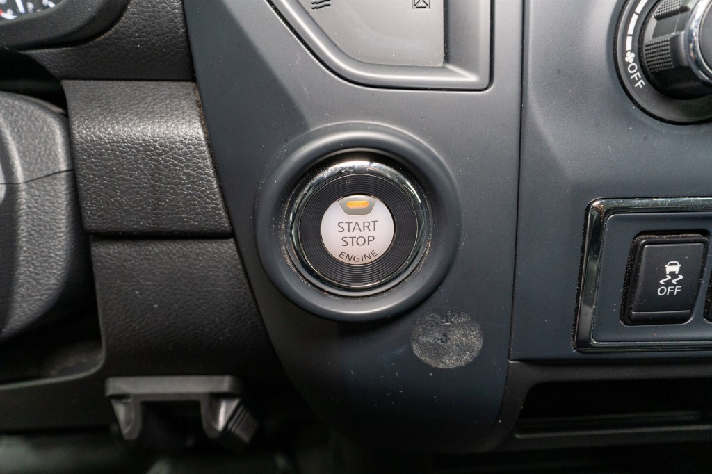 2022 Nissan Titan Image 22