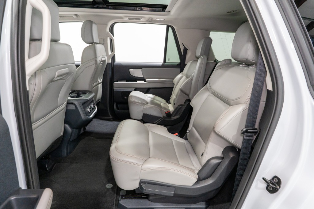 2025 Ford Expedition Image 31