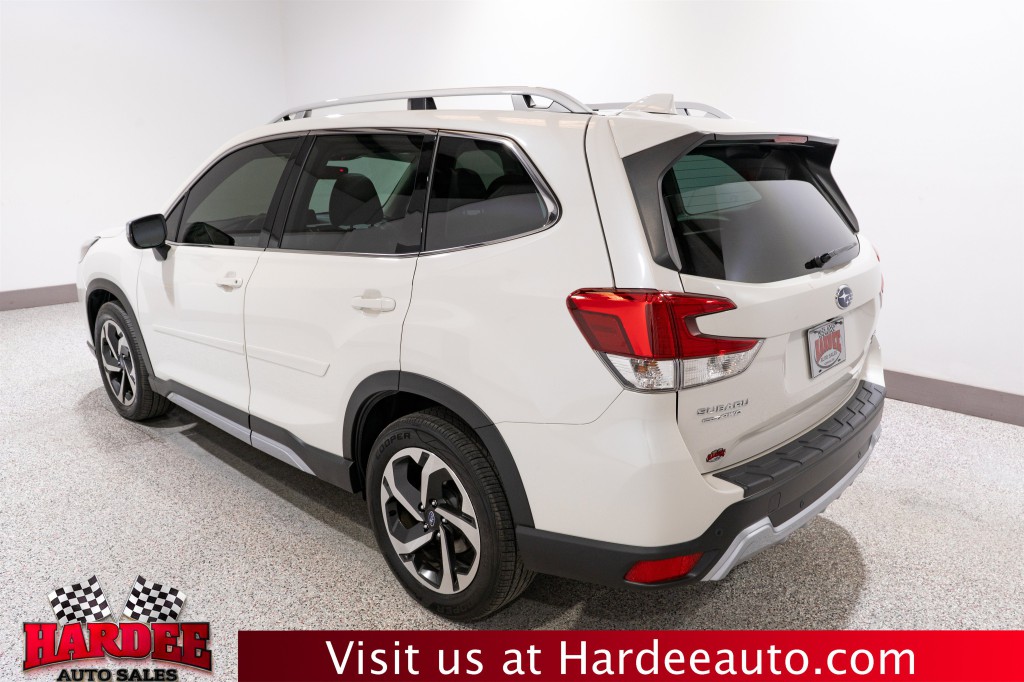 2023 Subaru Forester Image 3