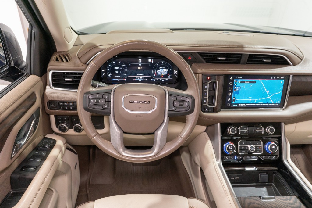 2023 GMC Yukon Image 12