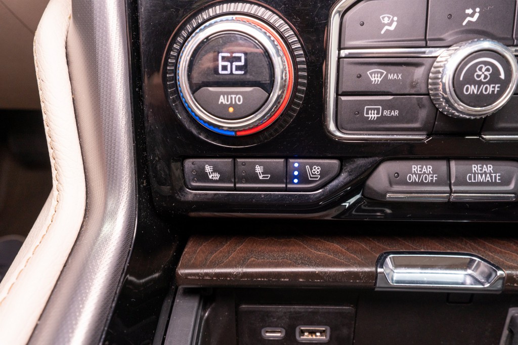 2023 GMC Yukon Image 24