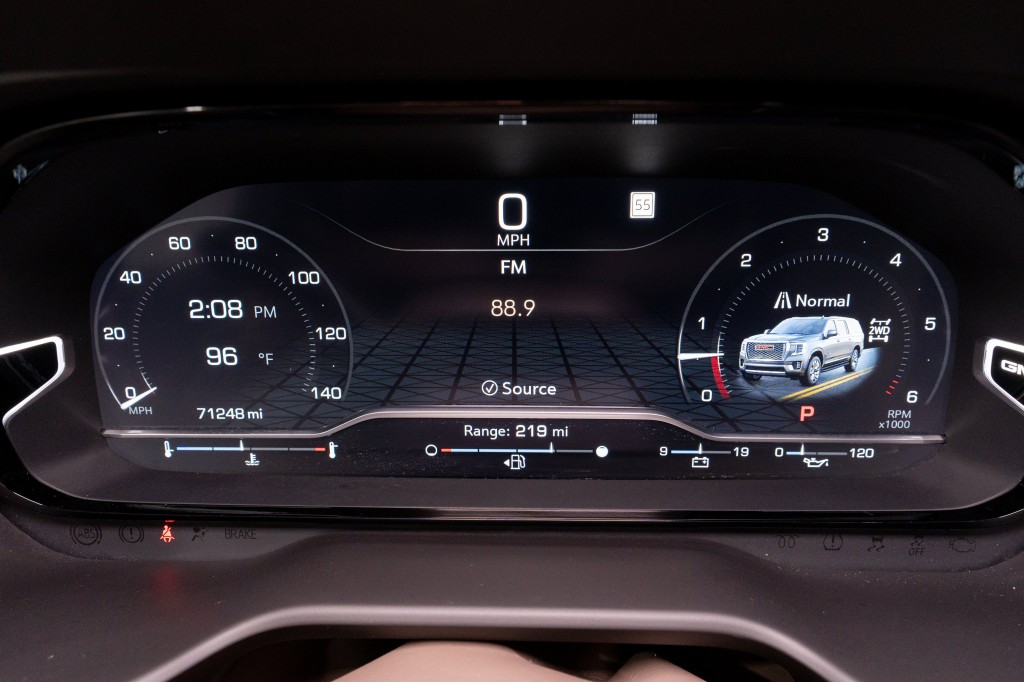2023 GMC Yukon Image 28