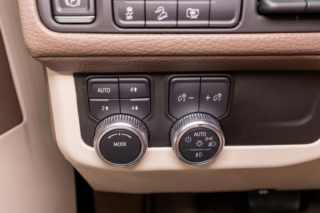 2023 GMC Yukon Image 33