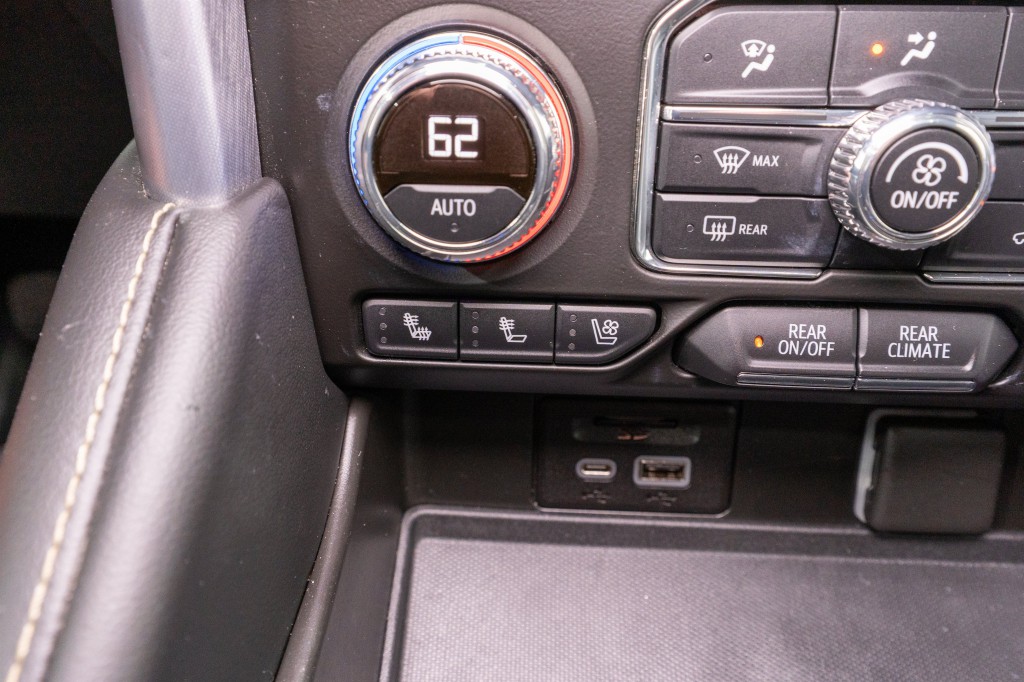 2021 GMC Yukon Image 25