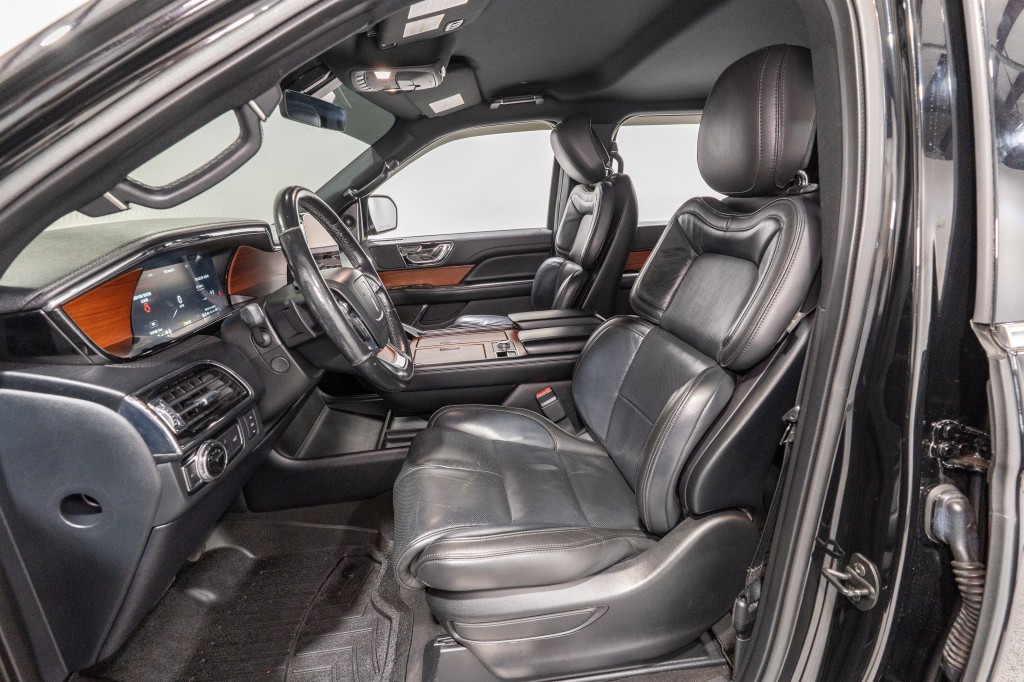 2018 Lincoln Navigator Image 17