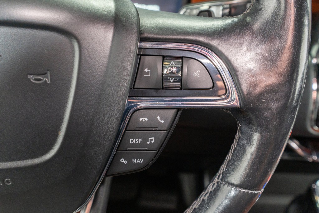 2018 Lincoln Navigator Image 27