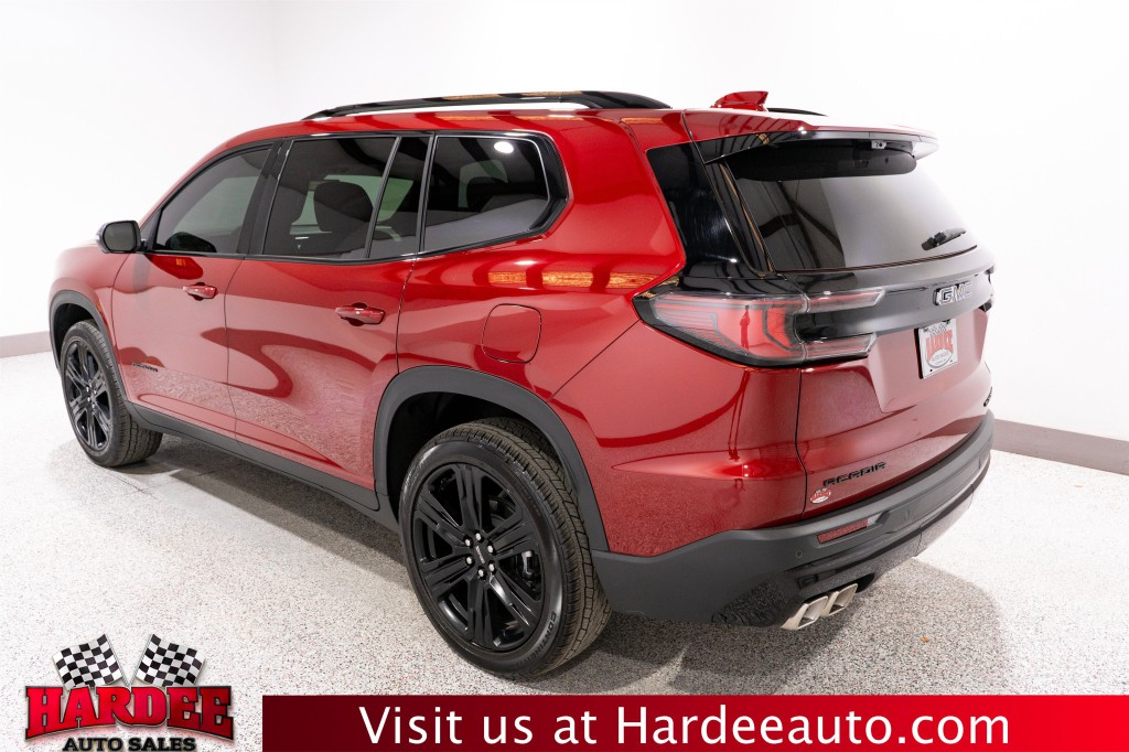 2026 GMC Acadia Image 3