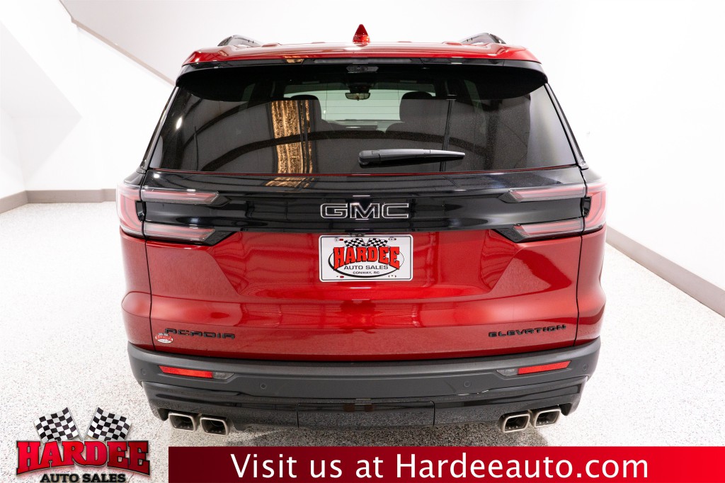 2026 GMC Acadia Image 4