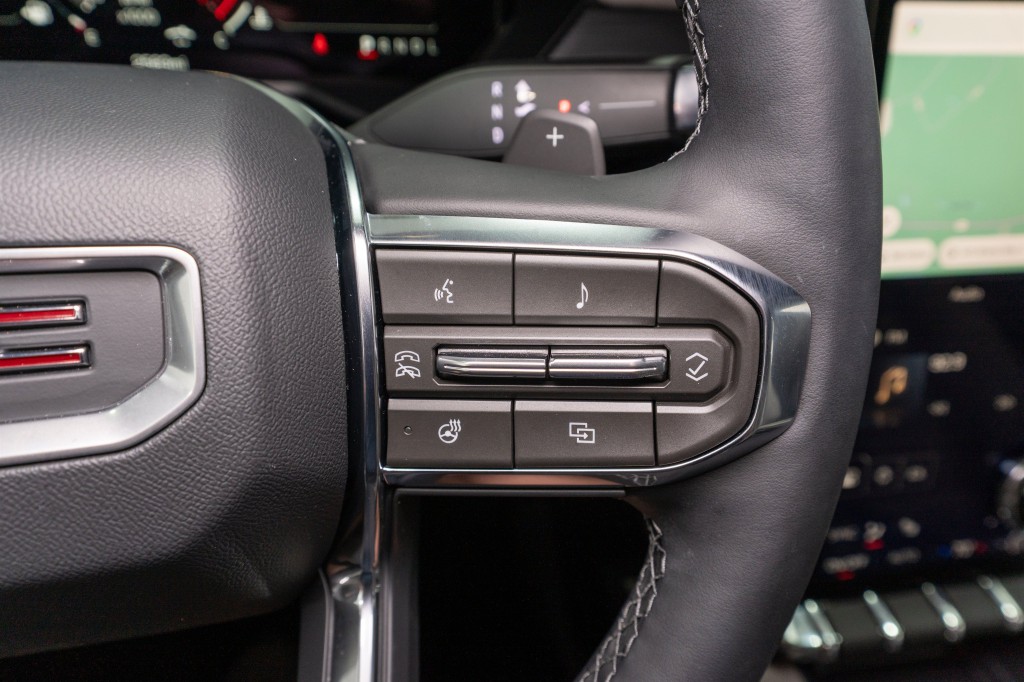 2026 GMC Acadia Image 25