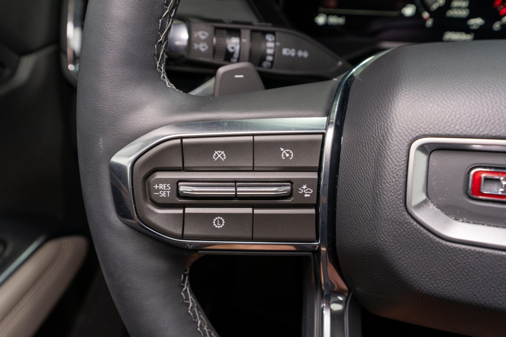 2026 GMC Acadia Image 26