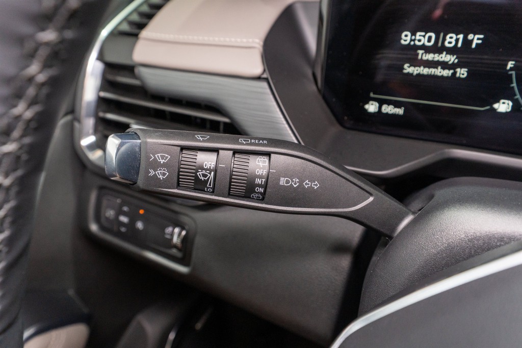 2026 GMC Acadia Image 28