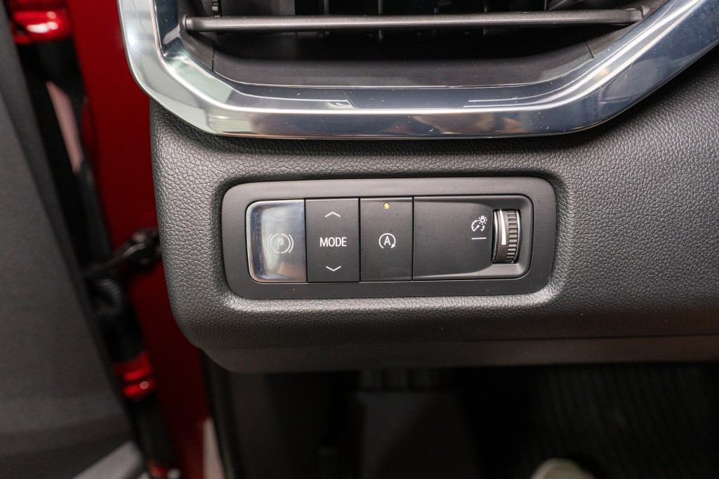 2026 GMC Acadia Image 30