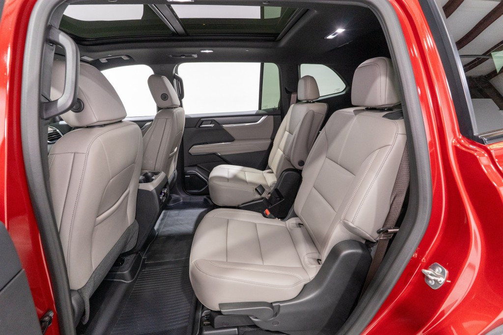 2026 GMC Acadia Image 31