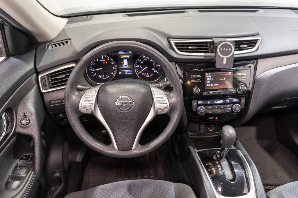 2016 Nissan Rogue Image 11