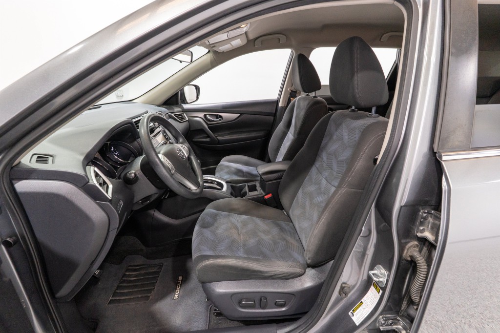 2016 Nissan Rogue Image 13