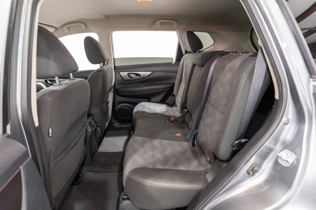 2016 Nissan Rogue Image 27