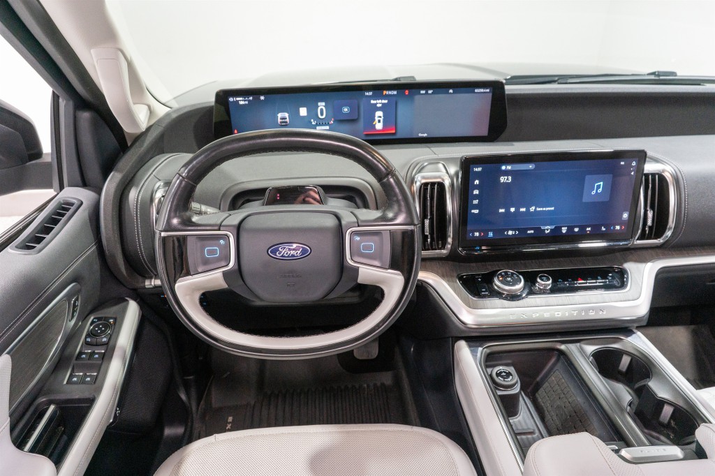 2025 Ford Expedition Image 12