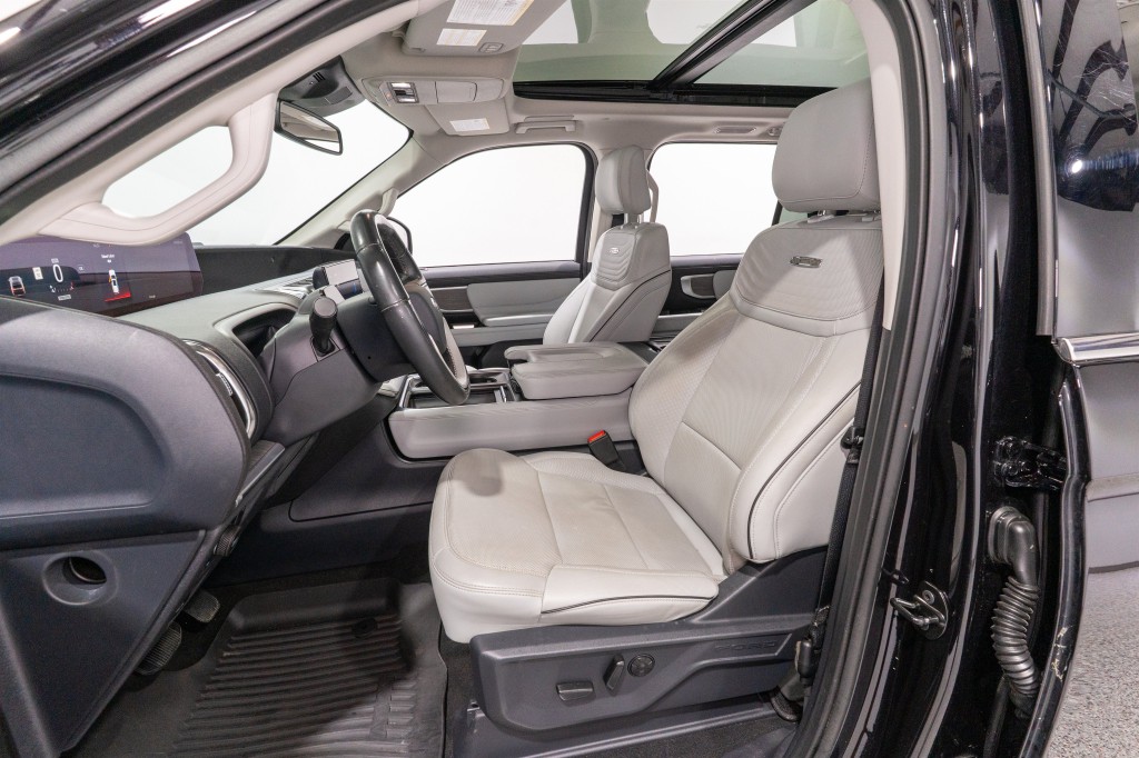 2025 Ford Expedition Image 16