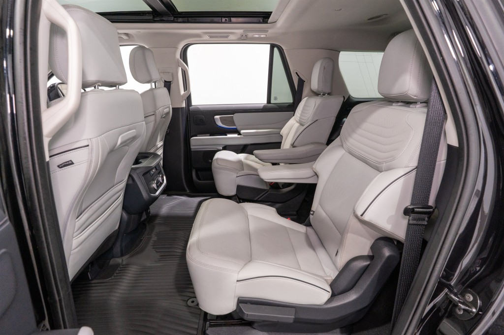 2025 Ford Expedition Image 30