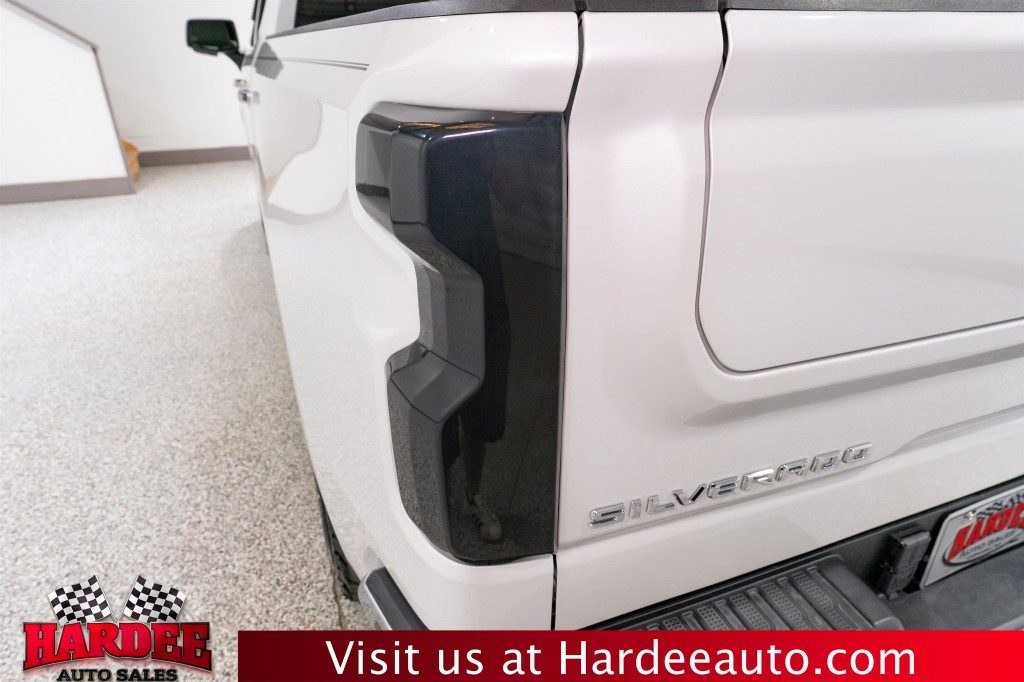 2025 Chevrolet Silverado 1500 Image 9
