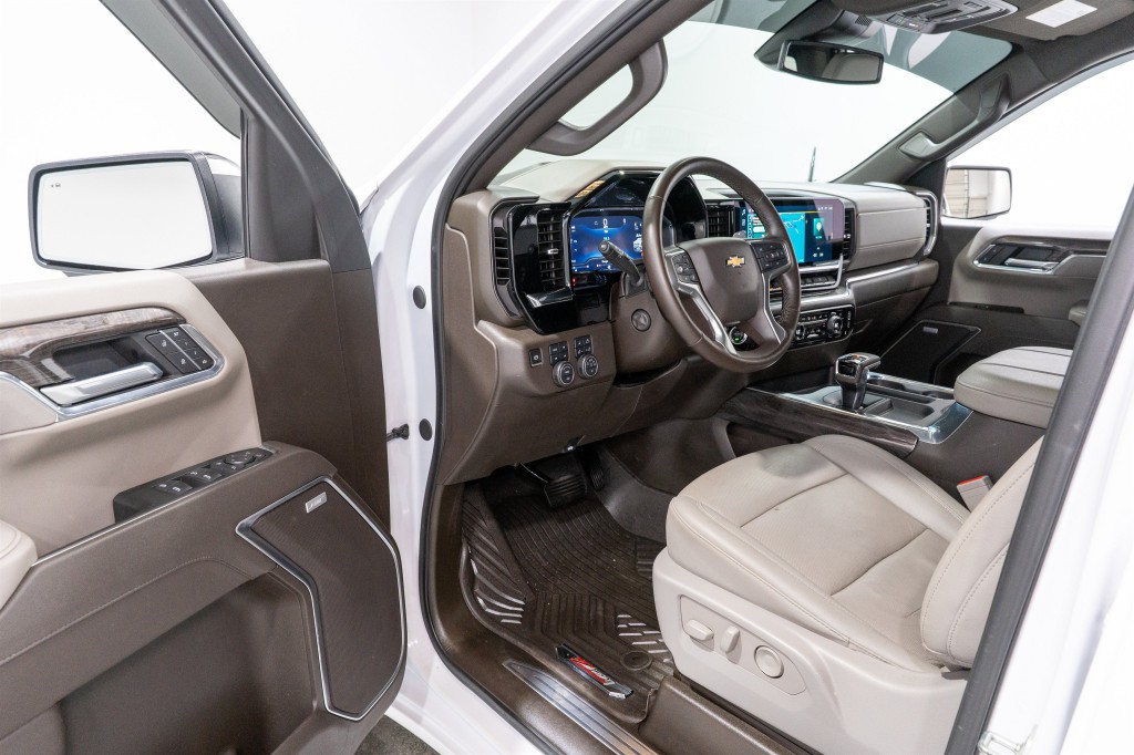 2025 Chevrolet Silverado 1500 Image 13