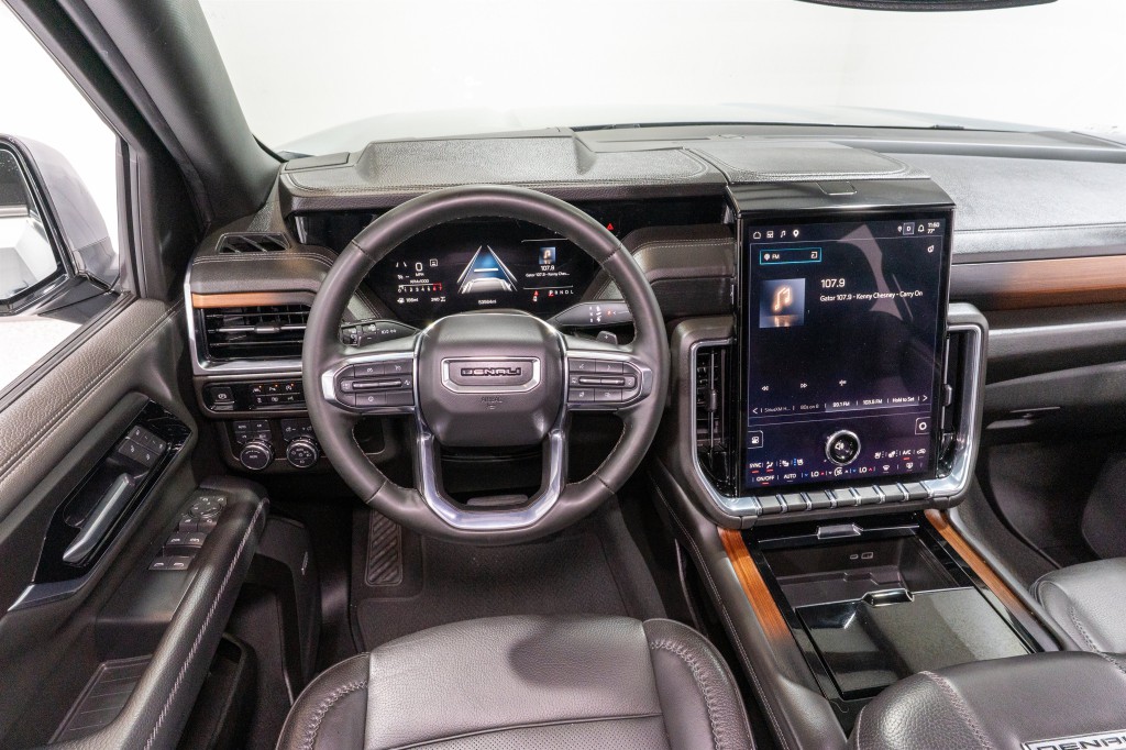 2025 GMC Yukon Image 10