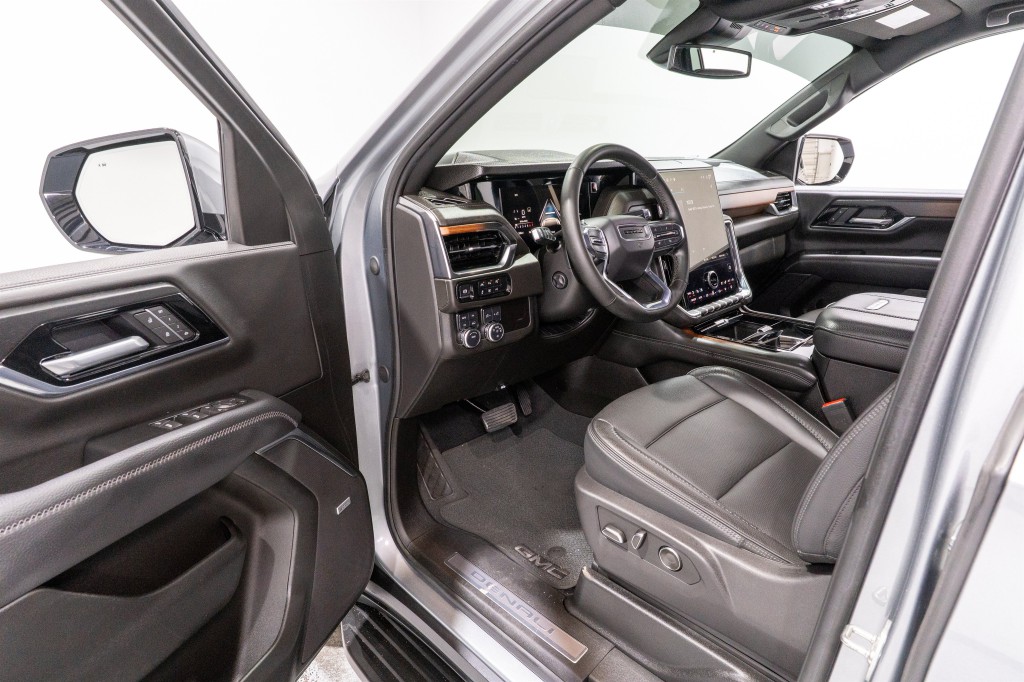 2025 GMC Yukon Image 11