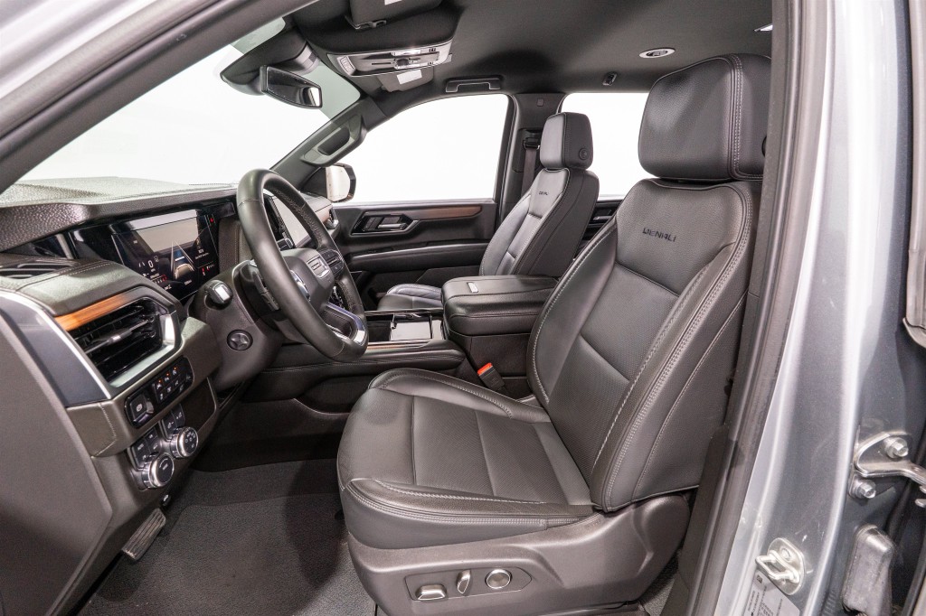 2025 GMC Yukon Image 15